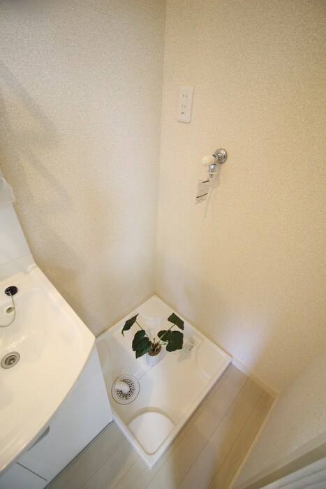 物件内観写真14　(洗濯機置場)