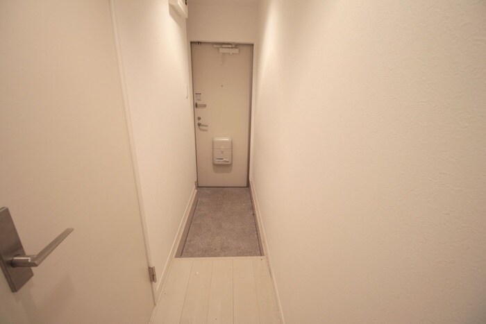 物件内観写真16　(玄関)