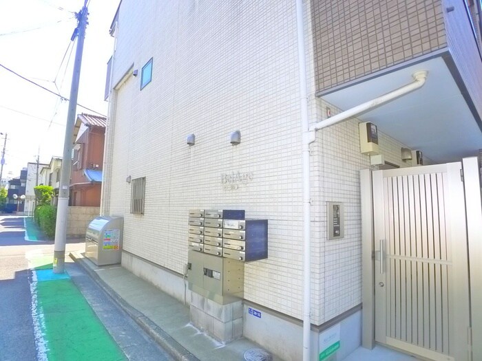 物件外観写真3　(エントランス部分)