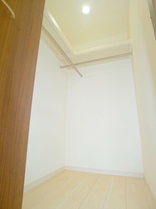 物件内観写真12　(収納)