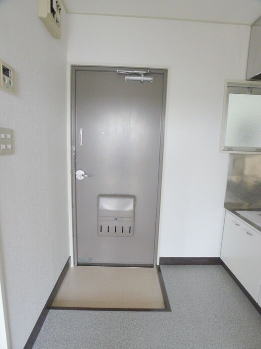 物件内観写真17　(玄関)