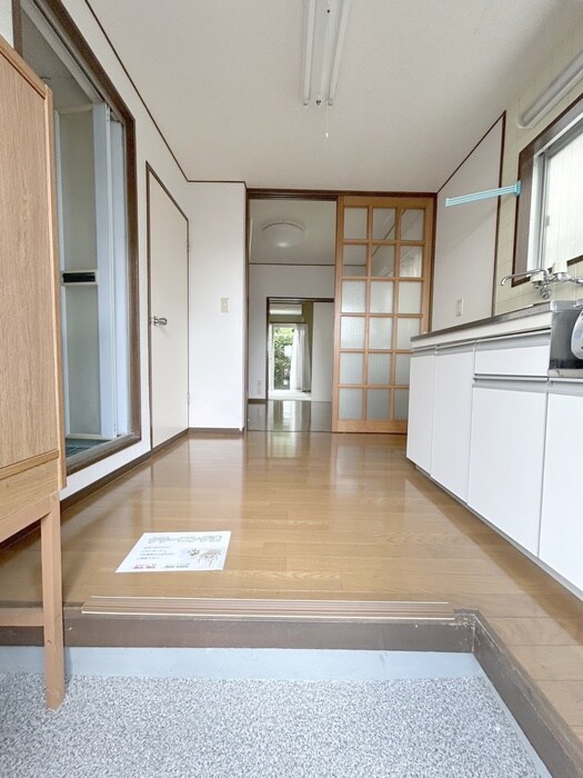 物件内観写真22　(玄関)