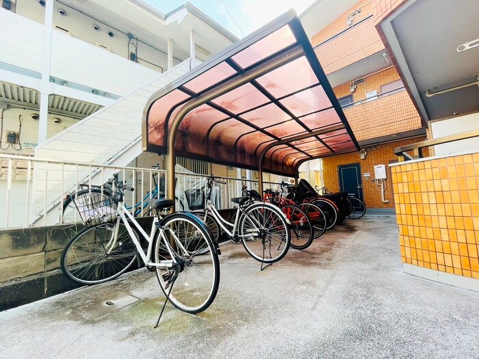 物件外観写真6　(駐輪場)