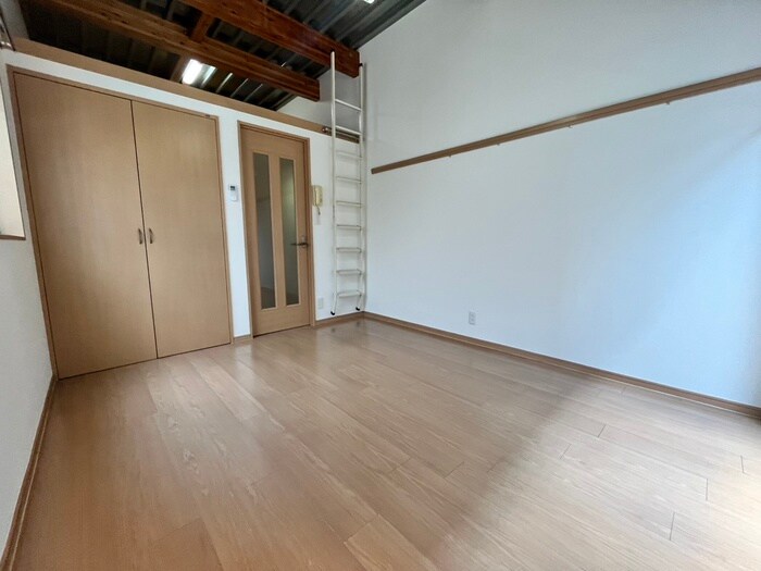 物件内観写真8　(居室)