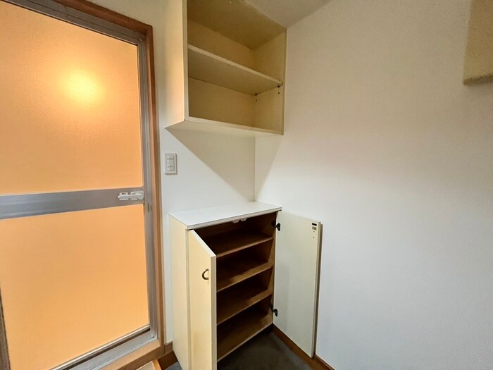 物件内観写真15　(靴箱)