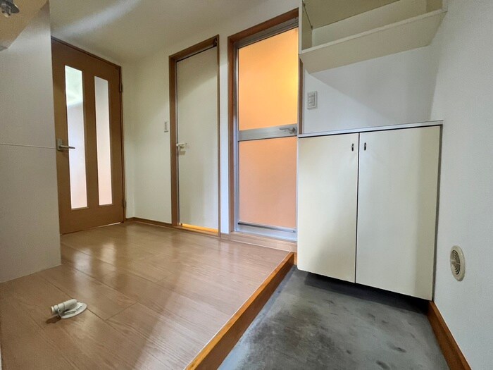 物件内観写真17　(玄関)