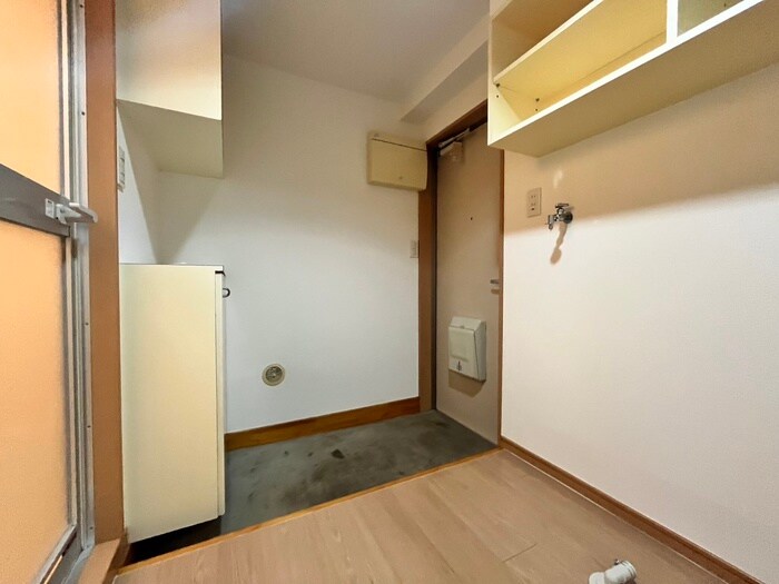 物件内観写真18　(玄関)