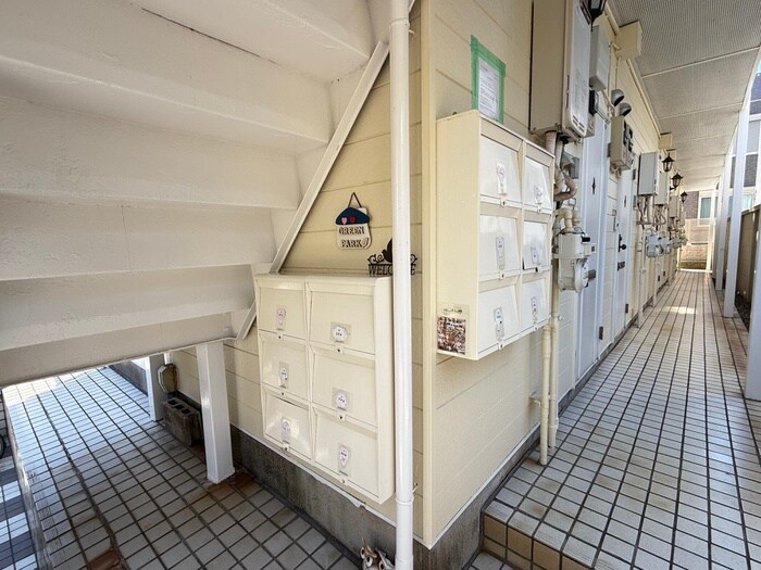 物件外観写真6　(エントランス部分)