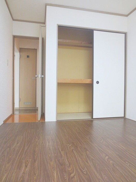 物件内観写真6　(収納)