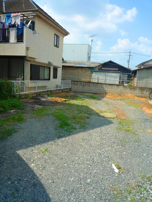 物件外観写真3　(駐車場)