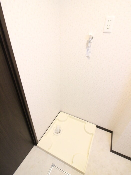 物件内観写真10　(洗濯機置場)