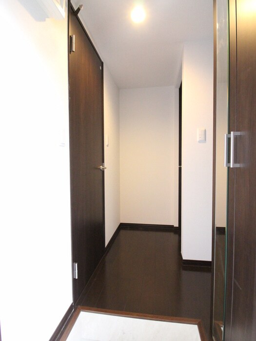物件内観写真14　(廊下)