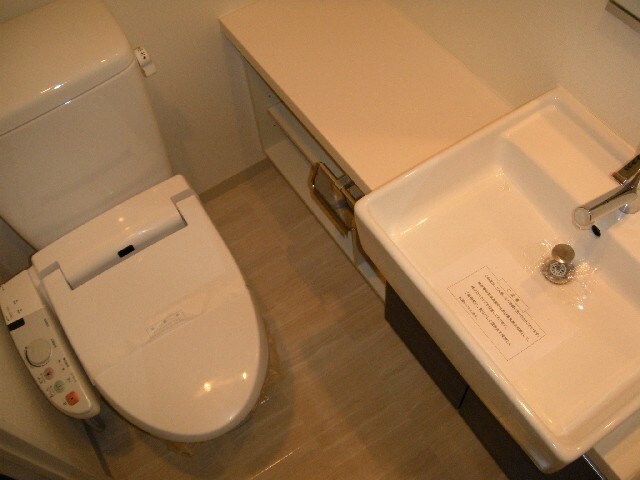 物件内観写真12　(トイレ)