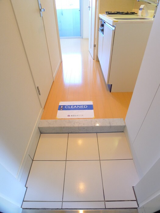 物件内観写真15　(玄関)