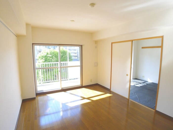 物件内観写真8　(居室)