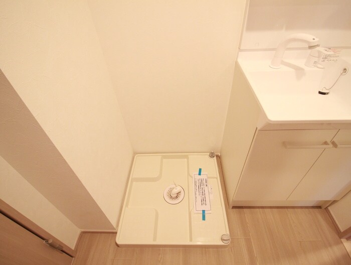 物件内観写真13　(洗濯機置場)