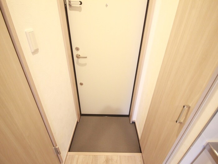 物件内観写真15　(玄関)