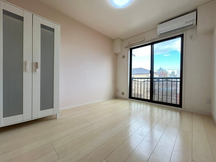 物件内観写真4　(居室)