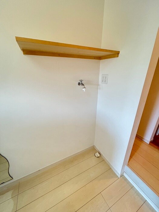 物件内観写真13　(洗濯機置場)