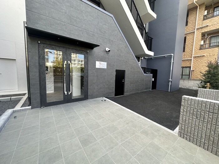 物件外観写真2　(エントランス部分)