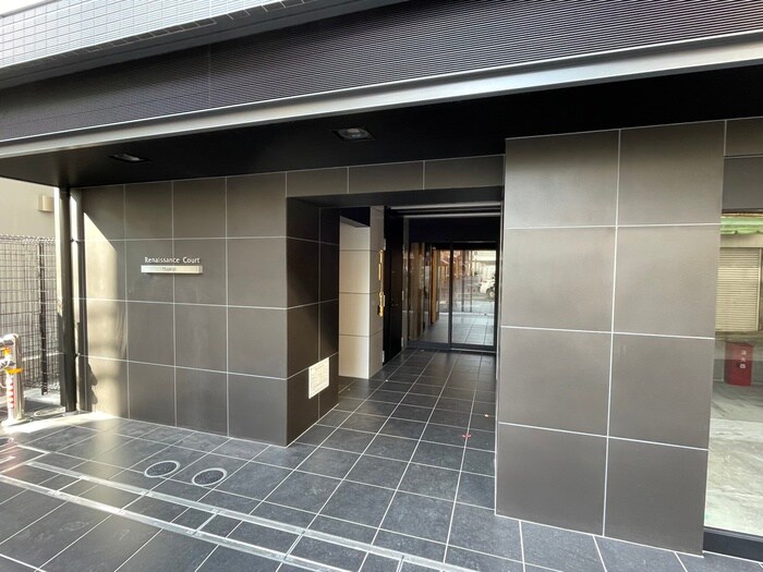 物件外観写真4　(エントランス部分)