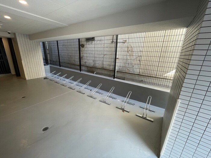 物件外観写真6　(駐輪場)