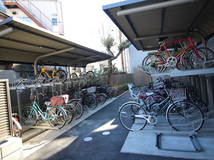 物件外観写真6　(駐輪場)