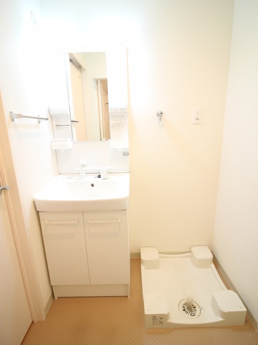 物件内観写真13　(洗濯機置場)