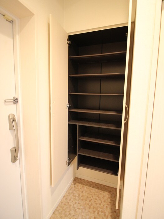 物件内観写真15　(靴箱)