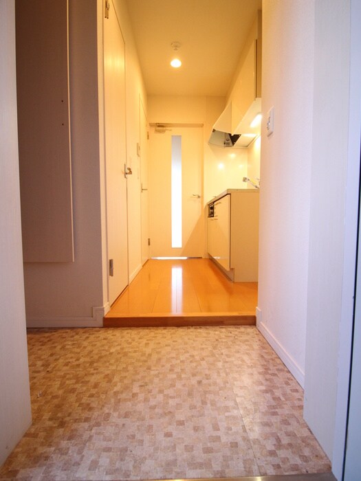 物件内観写真16　(玄関)