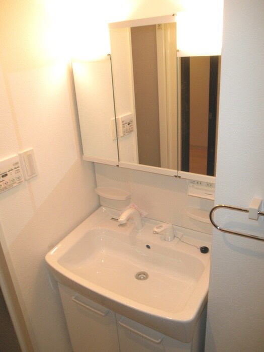 物件内観写真9　(洗面)
