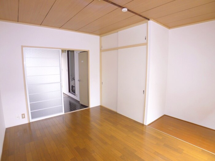 物件内観写真4　(居室)