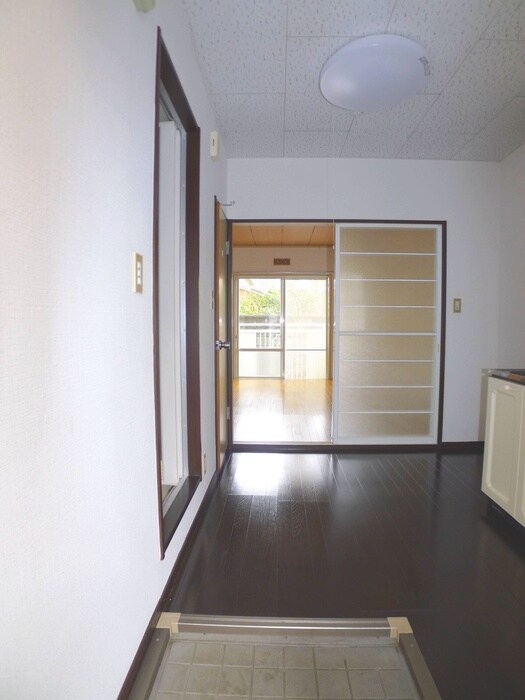 物件内観写真14　(玄関)