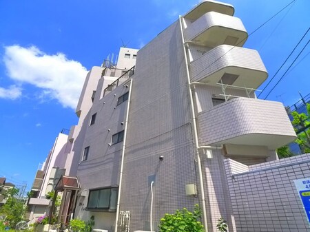 ストンパレス外観写真
