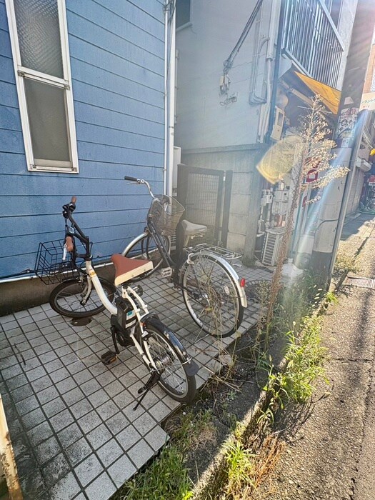 物件外観写真5　(駐輪場)