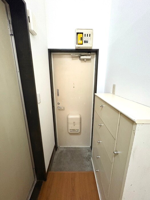 物件内観写真17　(玄関)