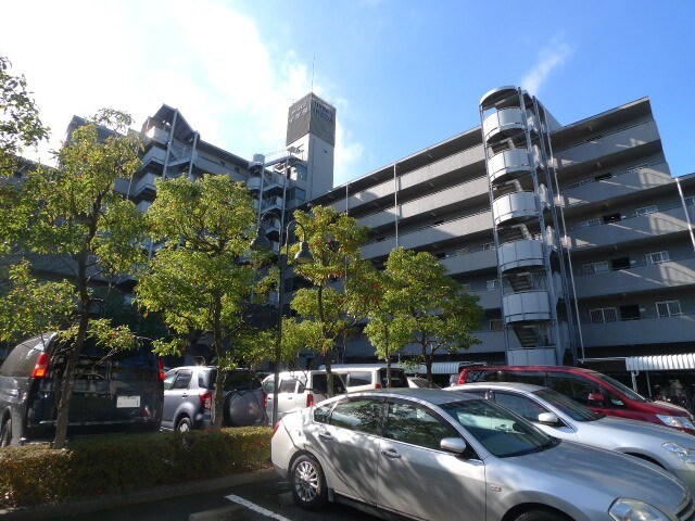 物件外観写真2　(駐車場)