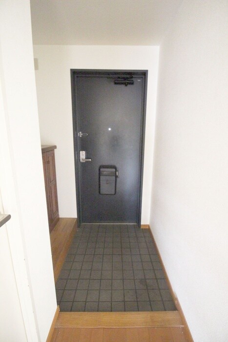 物件内観写真11　(玄関)