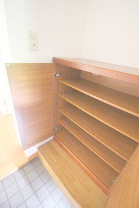 物件内観写真13　(靴箱)