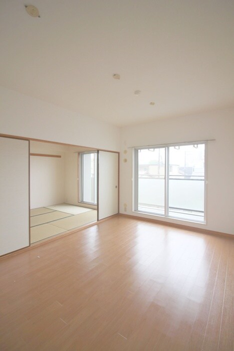 物件内観写真17　(室内からの展望)