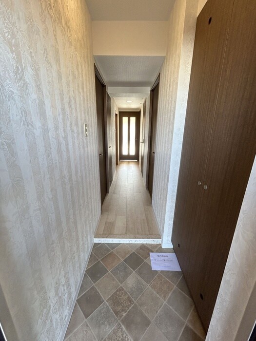 物件内観写真17　(玄関)