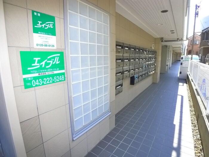 物件外観写真5　(エントランス部分)