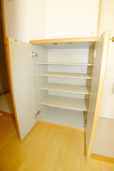 物件内観写真18　(靴箱)