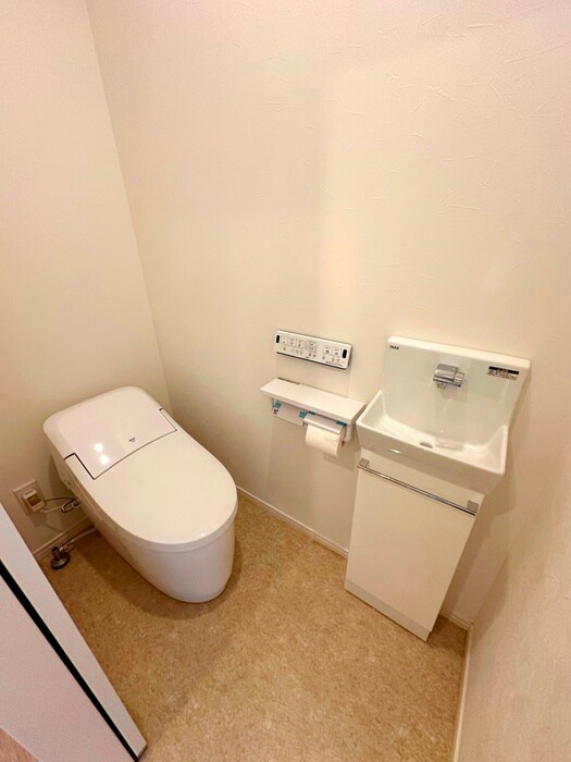 物件内観写真14　(トイレ)