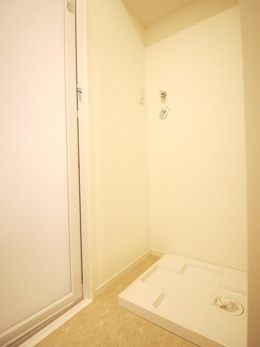 物件内観写真17　(洗濯機置場)