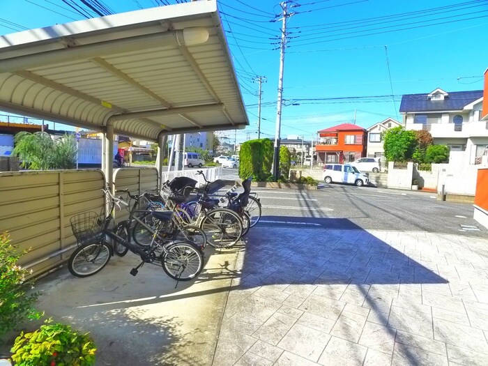 物件外観写真4　(駐輪場)