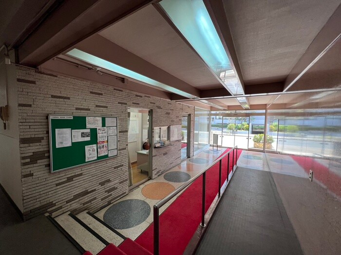 物件外観写真4　(エントランス部分)