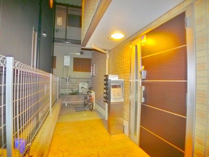 物件外観写真3　(駐輪場)