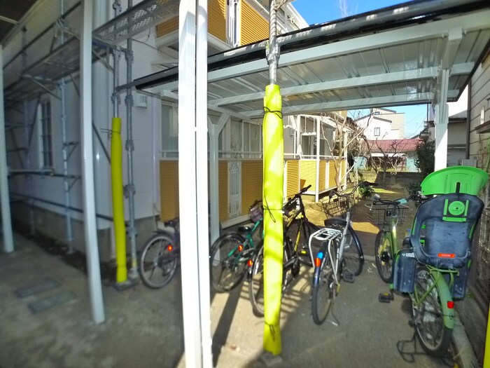 物件外観写真4　(駐輪場)