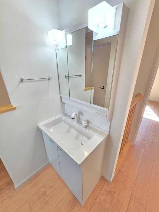 物件内観写真12　(洗面)